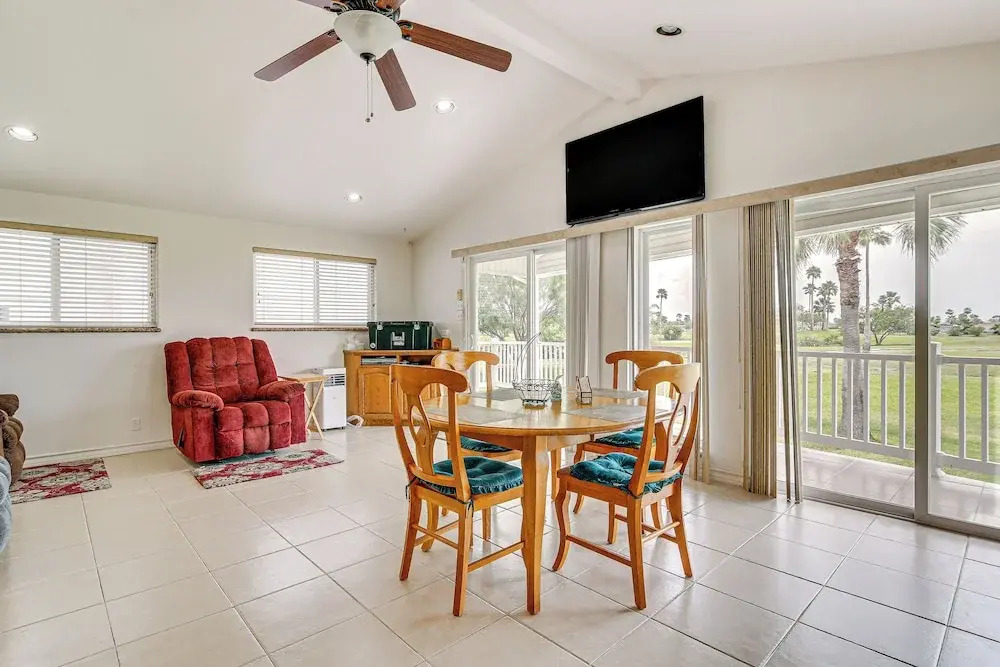 5 Mi to Beaches: Sunny Port Isabel Golf Retreat