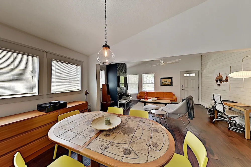 305whaya 3 Bedroom Home