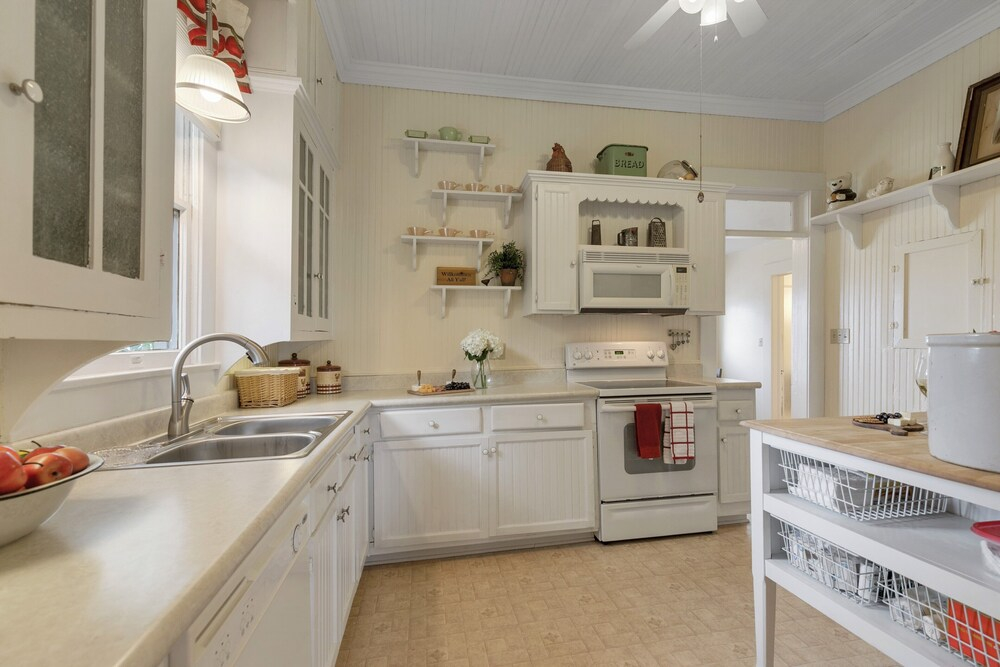 Charming Historic Home one Block From Mainst