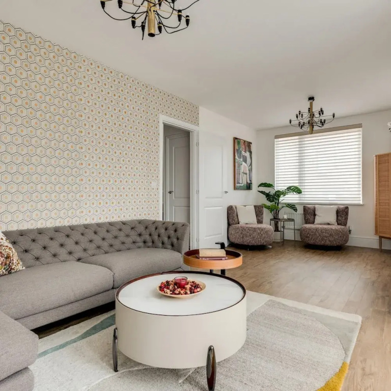 Tranquil 4-bed Oasis Modern Chic