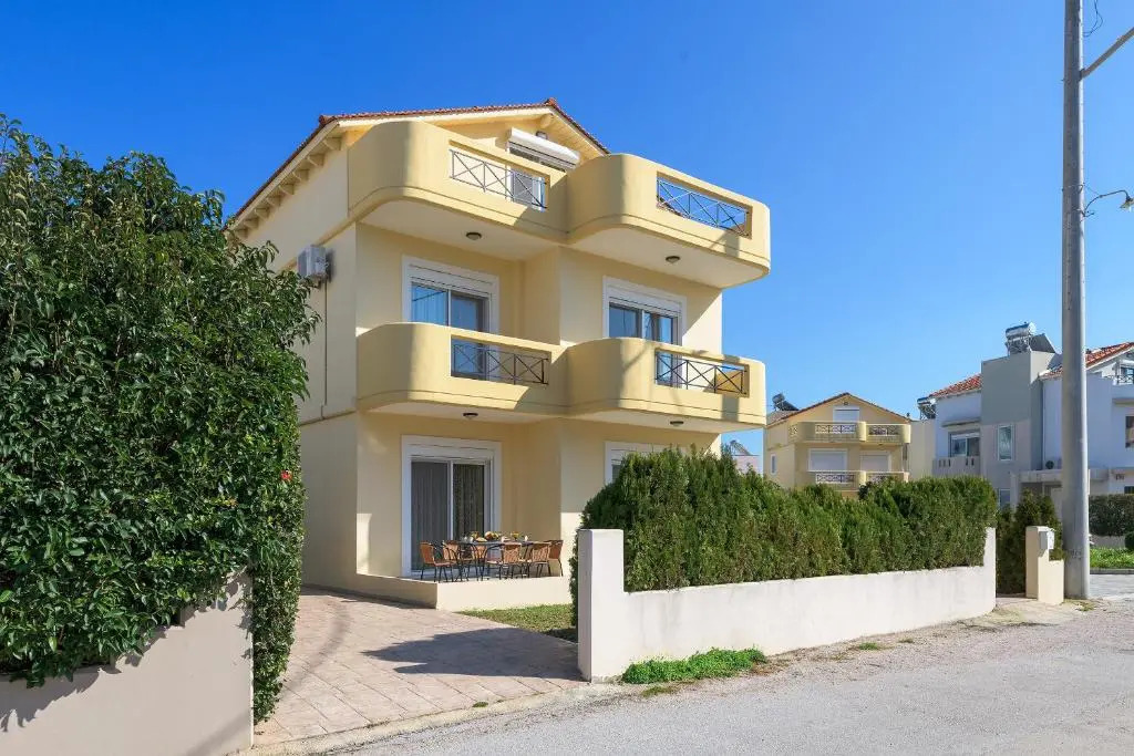 La Maisonette - 4 bedroom villa near the beach
