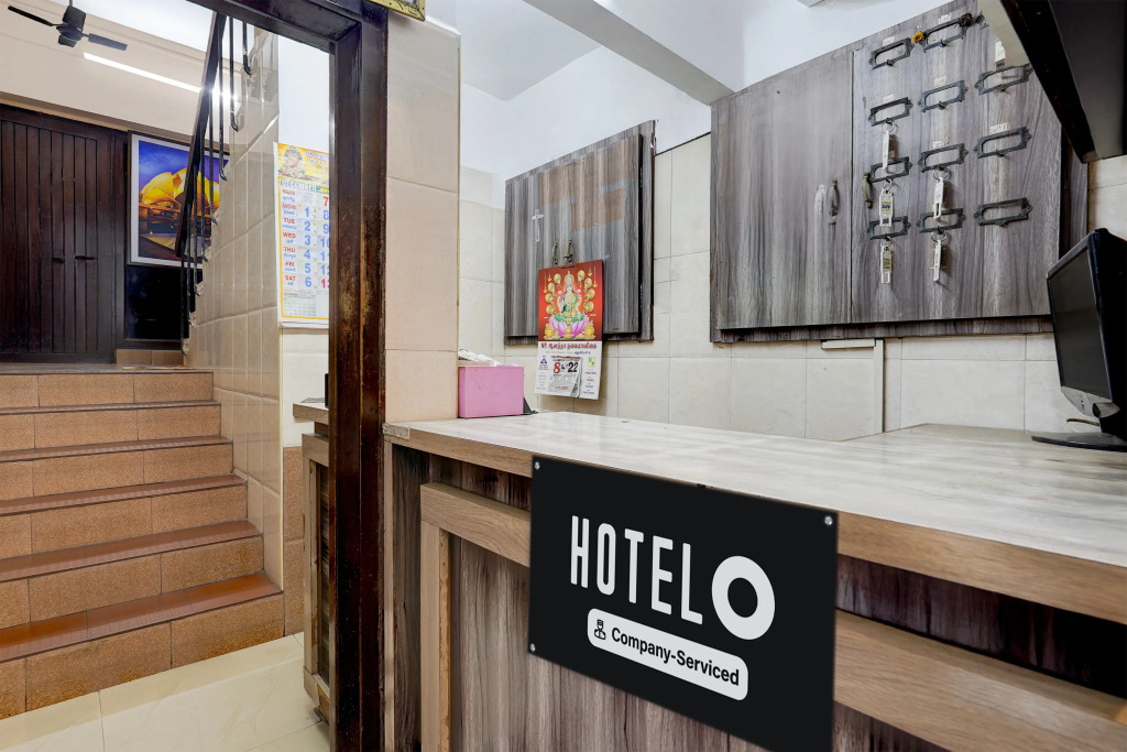 OYO 23455 Varsha Residency