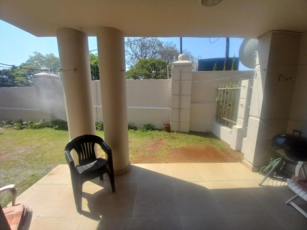 Mount Royal 02 Large 3 bedroom Ground floor apartment with Garden