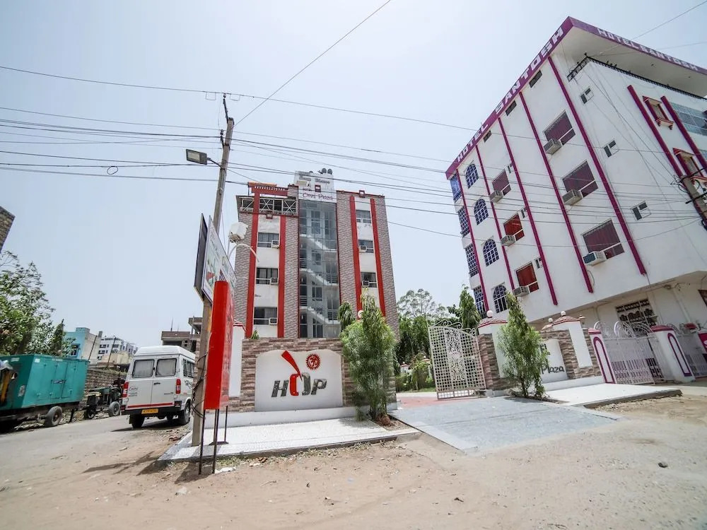 OYO 14816 Hotel Omni