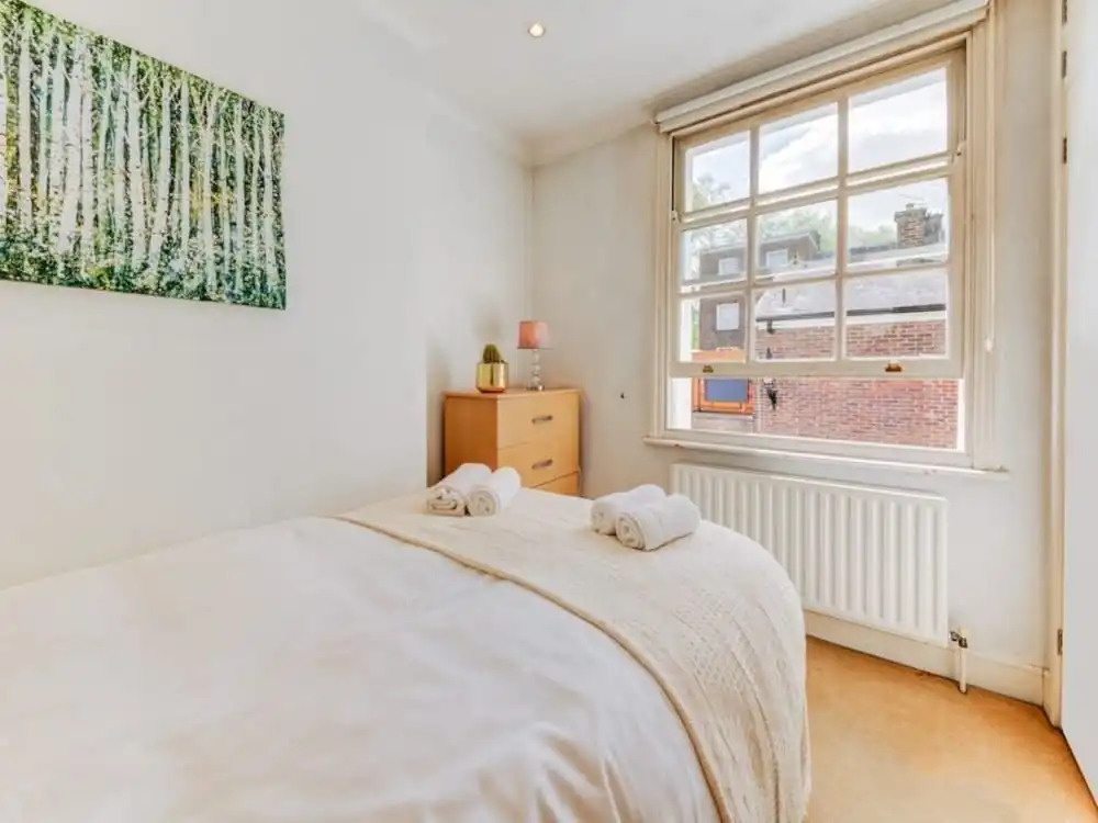 Stanhope Mews Apartment