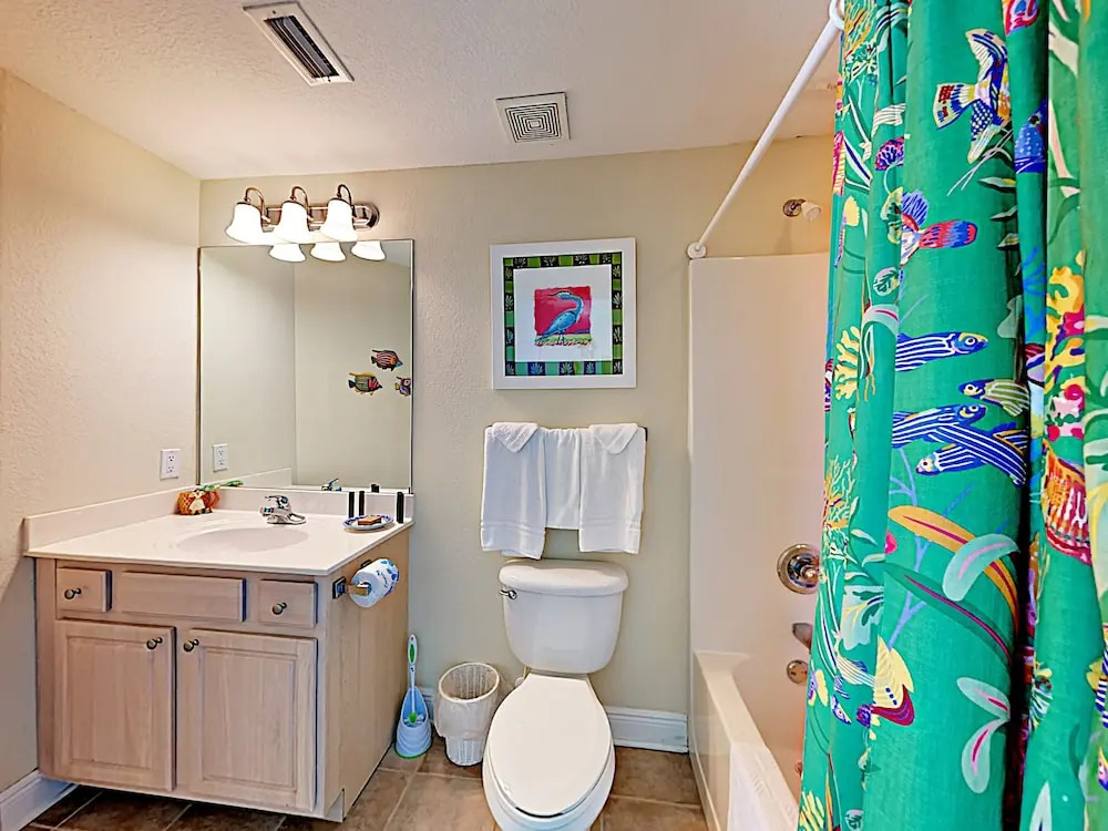 931 W Beach Blvd Condo by RedAwning