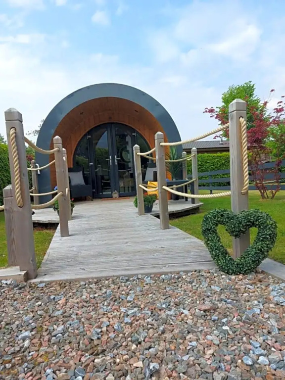 Seren Garden Pod