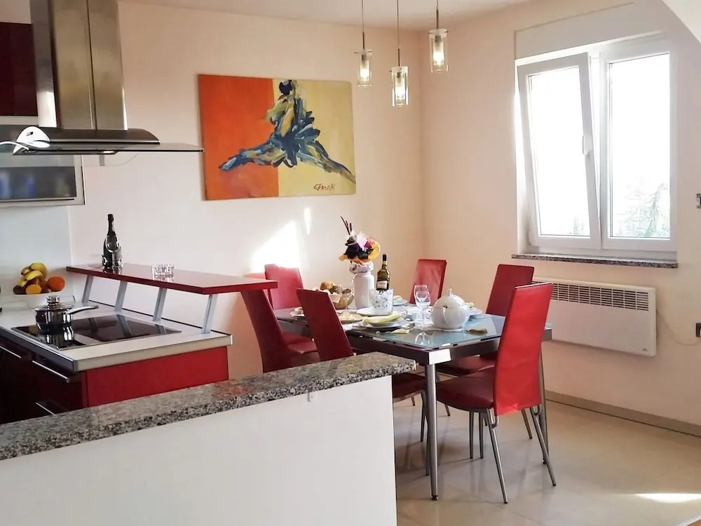 Light-filled Apartment in Kvarner With Terrace