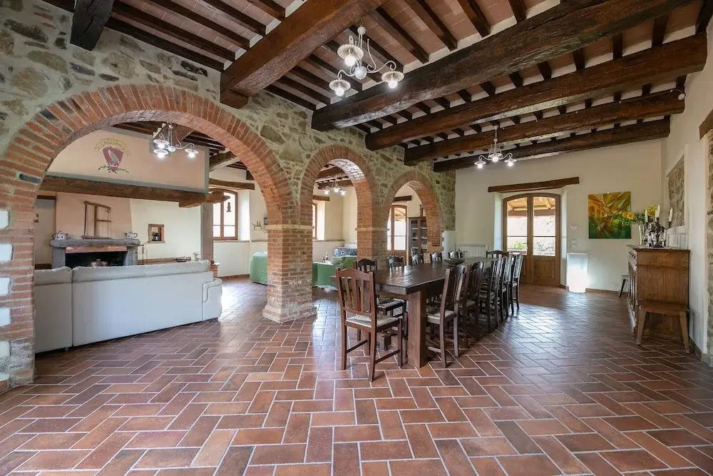Villa in Umbria with Saltwater Pool