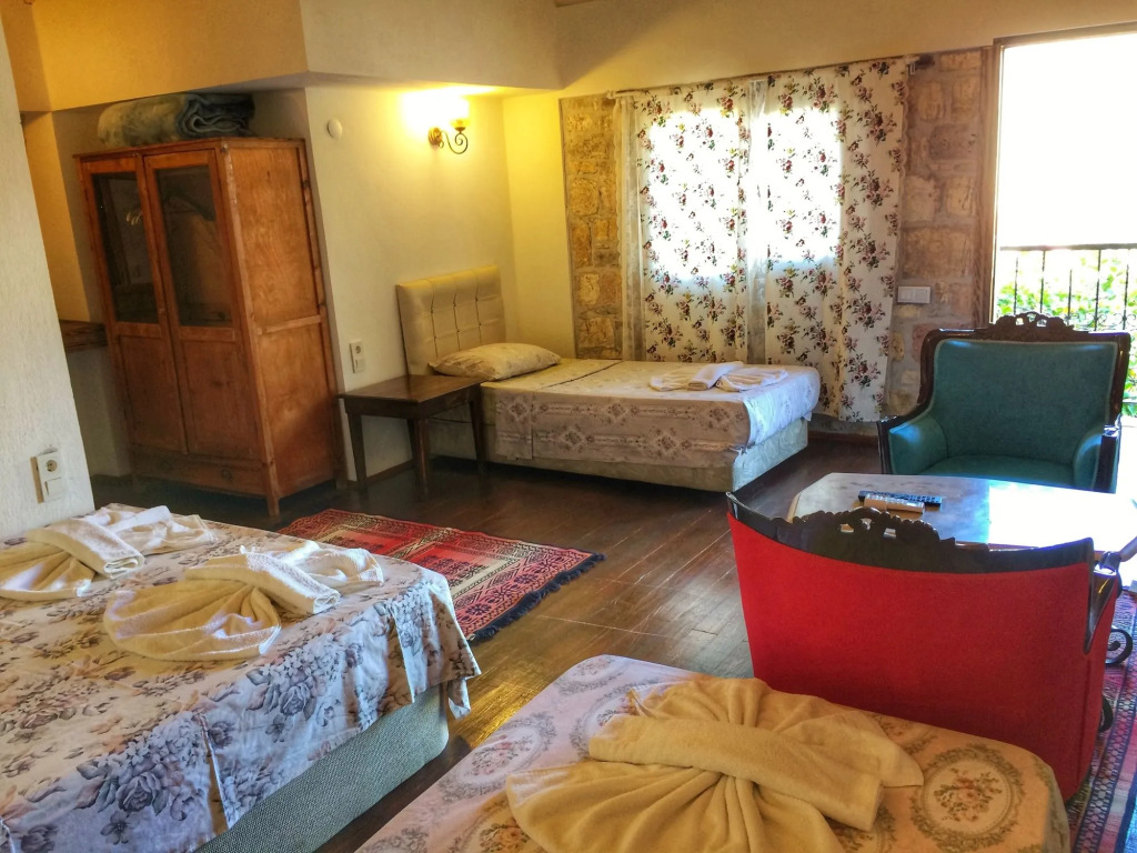 Parmis Boutique House