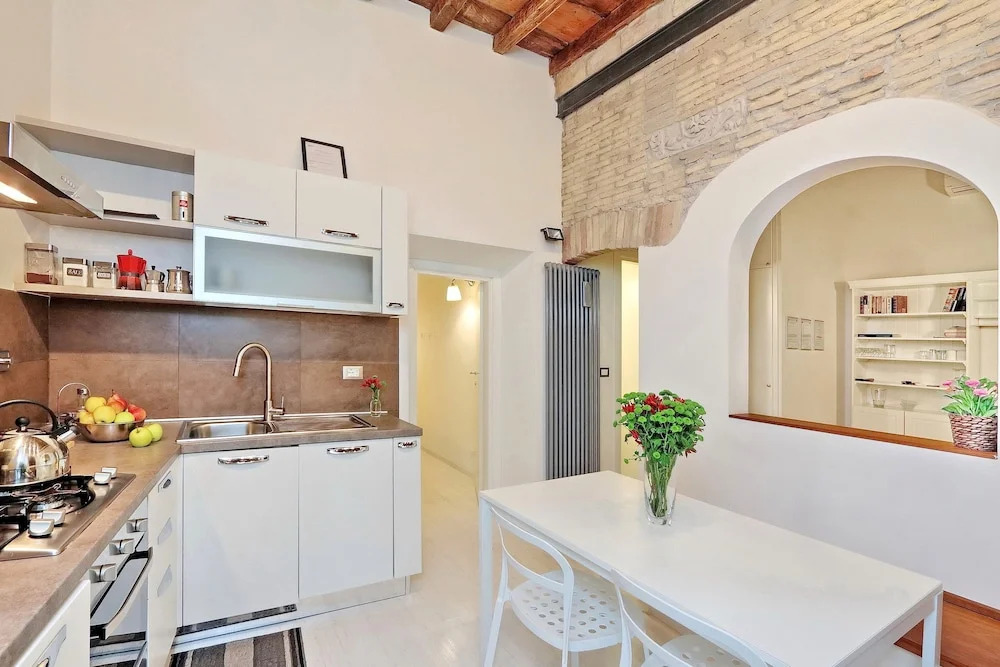 Rome Accommodation - Campo de Fiori II