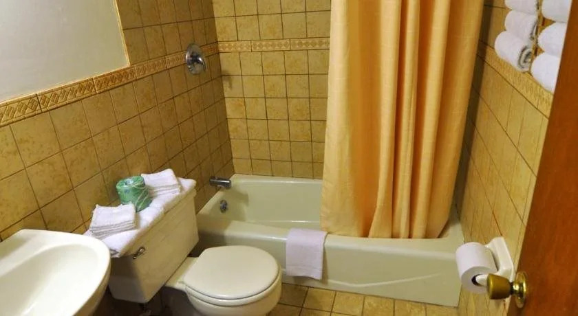 Nantucket Inn & Suites
