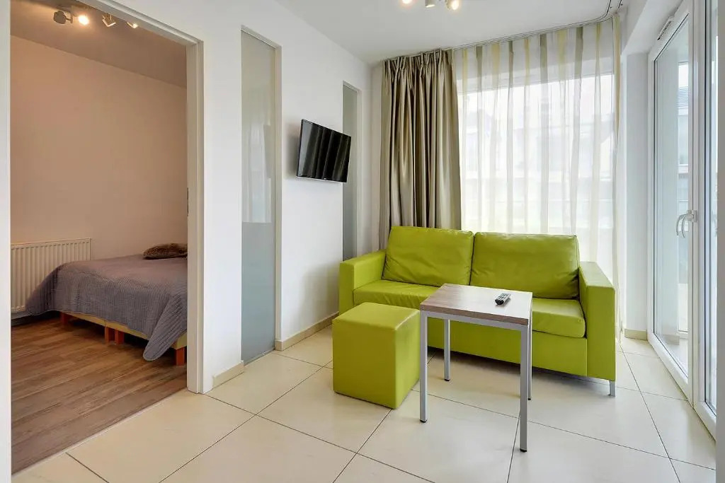 Elegancki Apartament Sun Seasons 24 Blisko Plaży z Parkingiem by Noclegi Renters