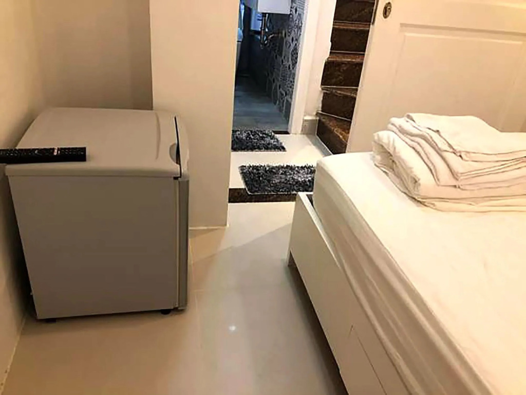 Full House Hostel