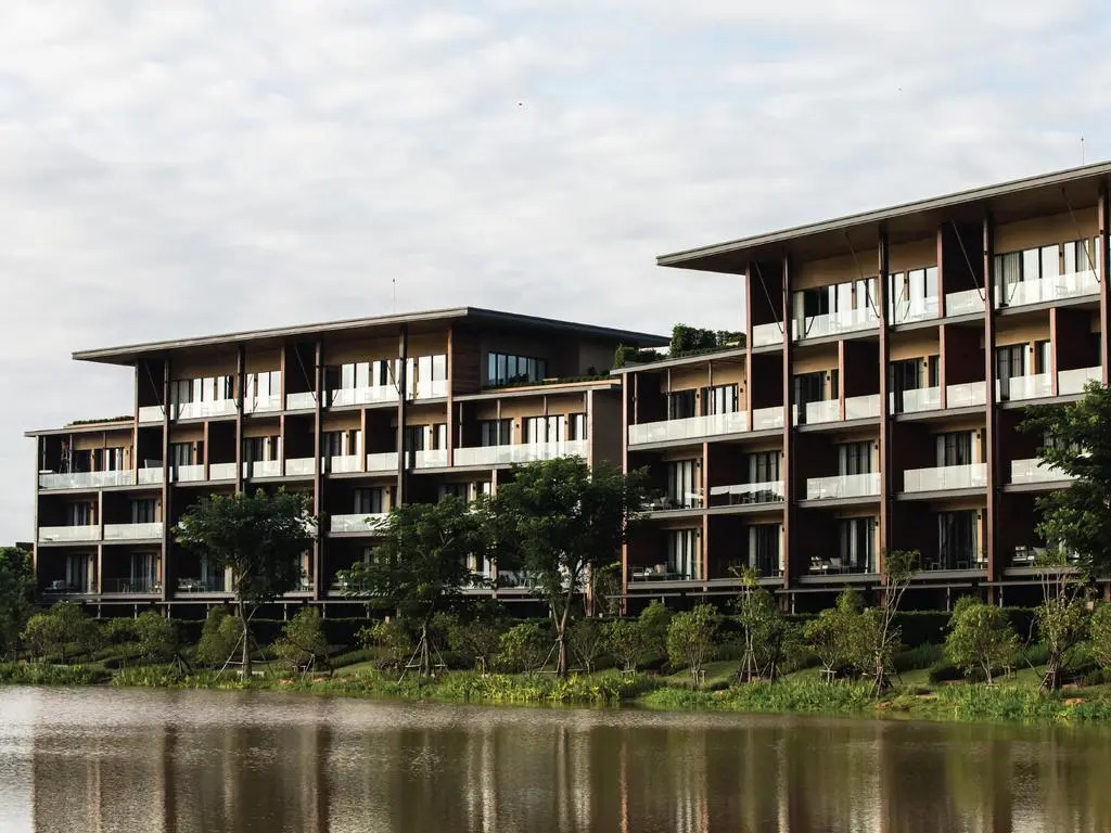 atta Lakeside Resort Suite