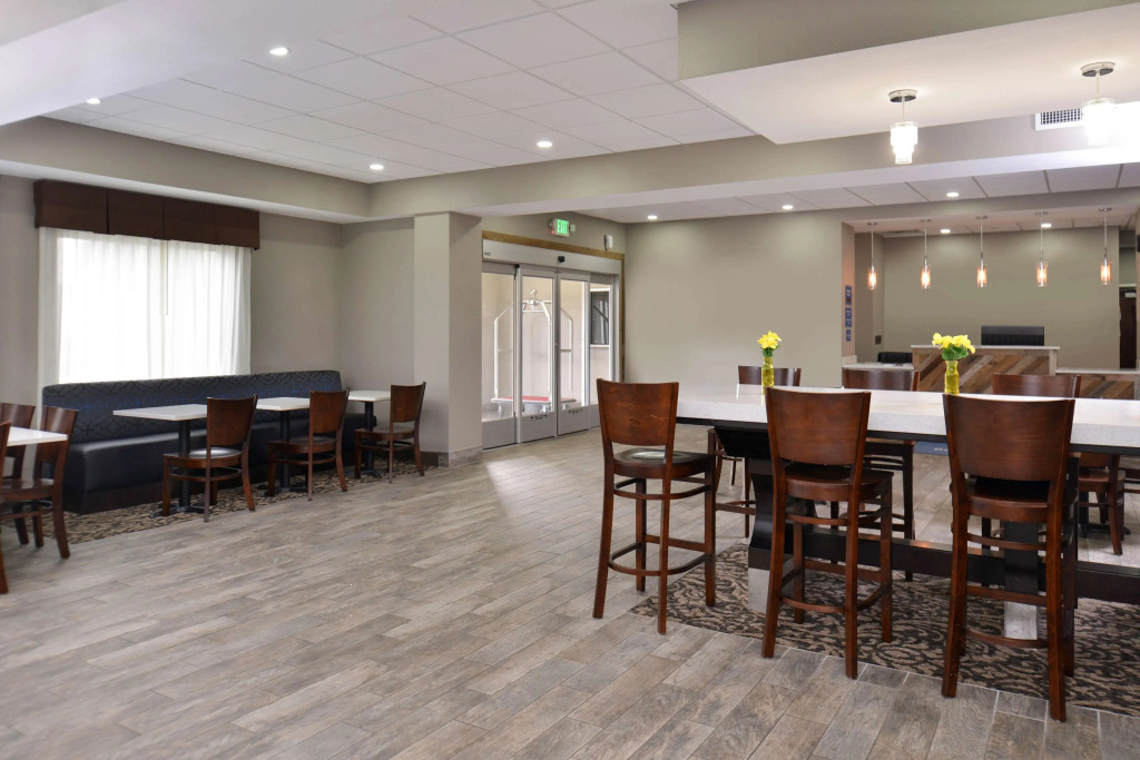 Americas Best Value Inn & Suites