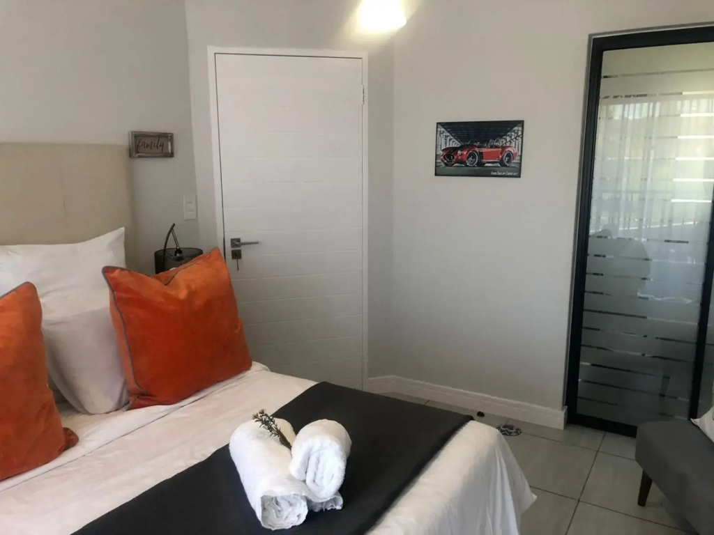 Luxurious Waterfall 1 bedroom Condo With Free Uncapped Wifi