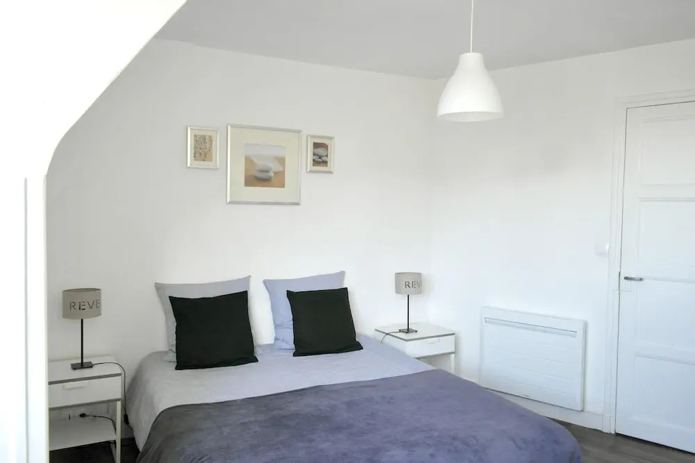 Apartment With one Bedroom in Port-en-bessin-huppain, With Wonderful sea View and Wifi - 6 km From the Beach