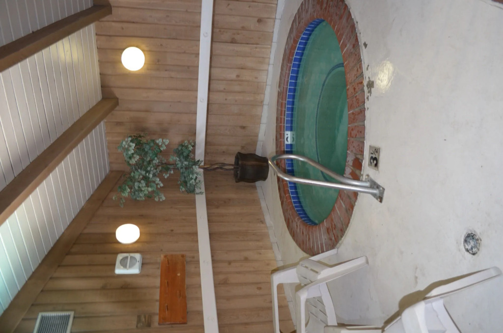 Nampa Inn & Suites