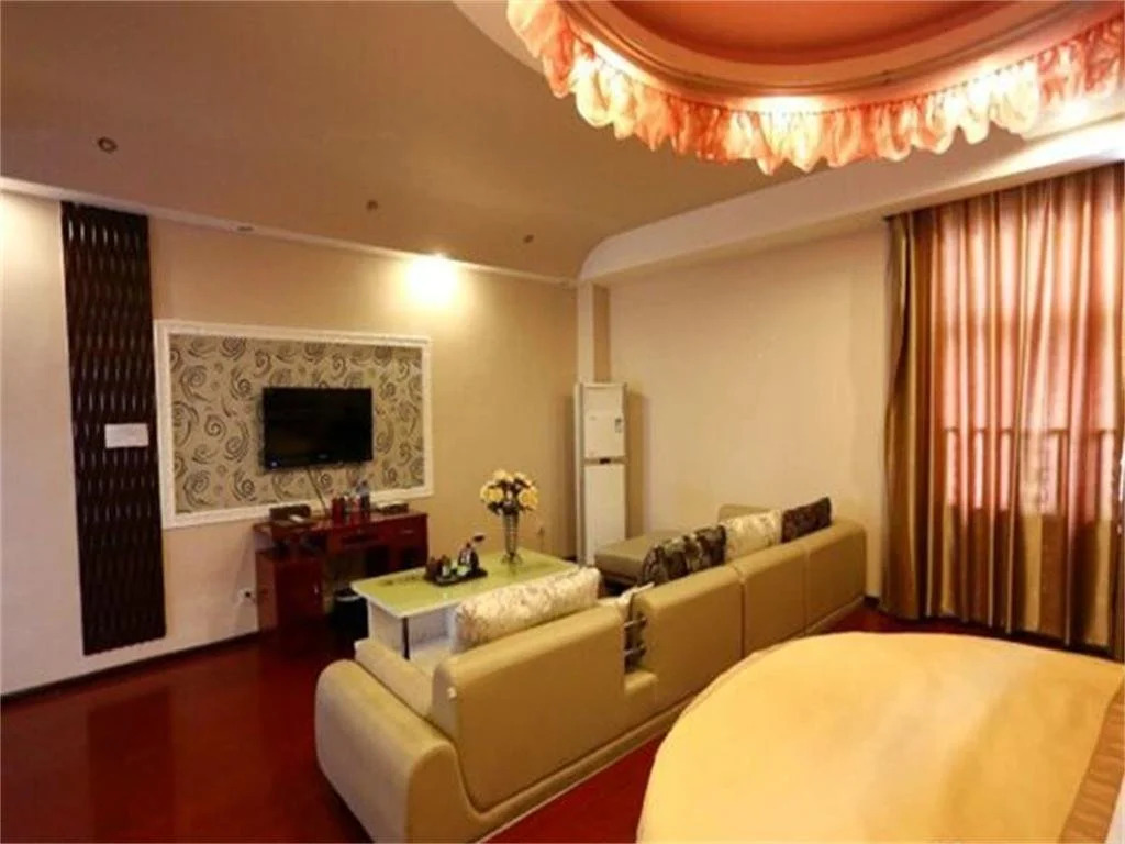 Yarisha Holiday Hotel - Mianyan