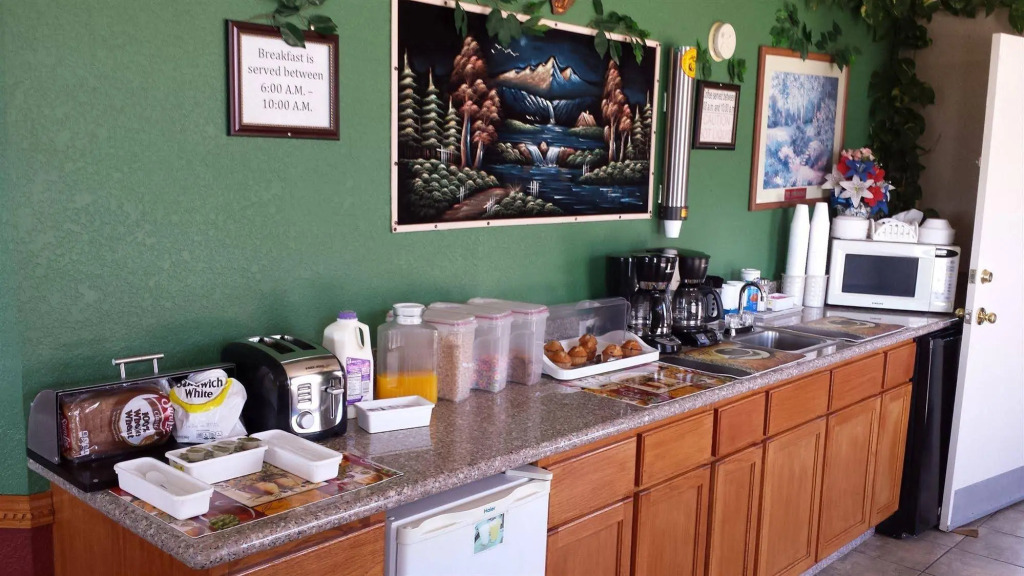 Green Country Inn