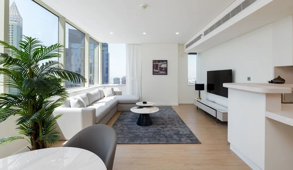 Pristine Difc 2BR w Pool Gym