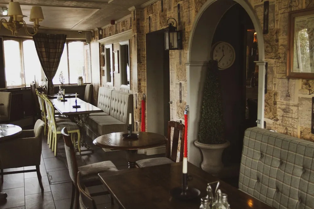 The Coachman Pub, Hartford, ROOM ONLY