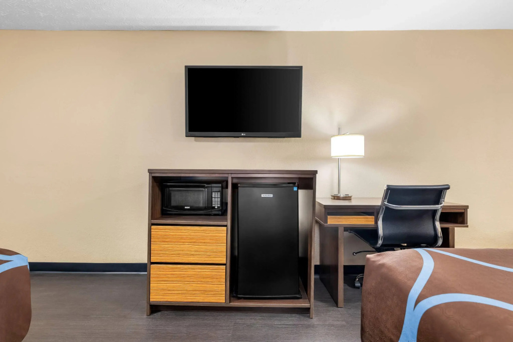 Super 8 by Wyndham Gadsden AL