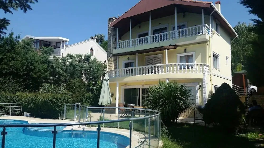 Alemdag Palace