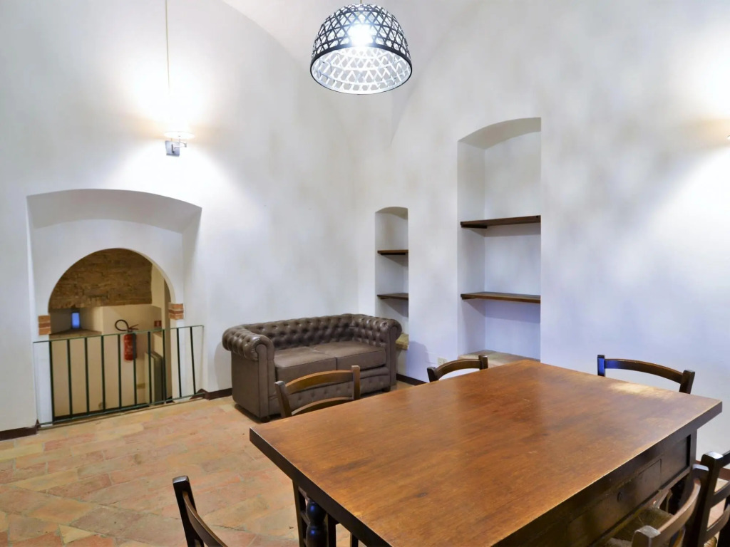 Cosy apartment in Mantignana with private terrace