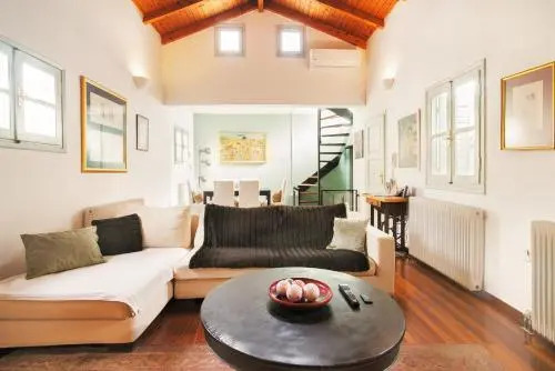Acropolis Athenaze Villa