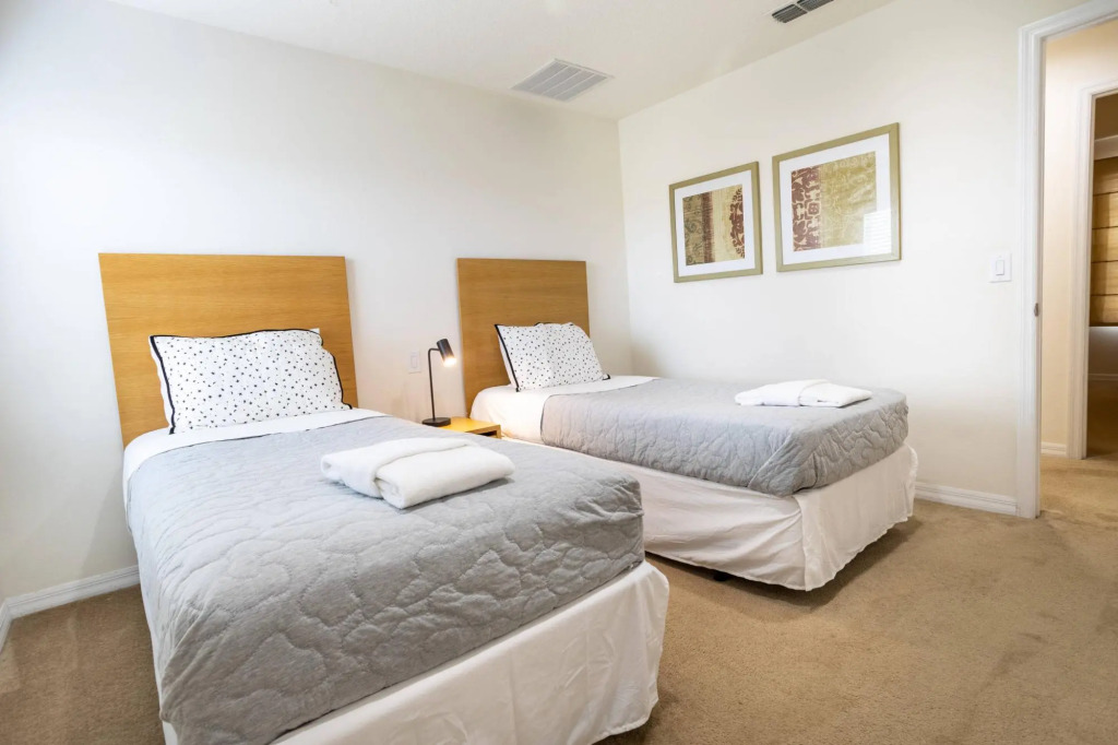 Cozy Home with Hot Tub at Encantada 302