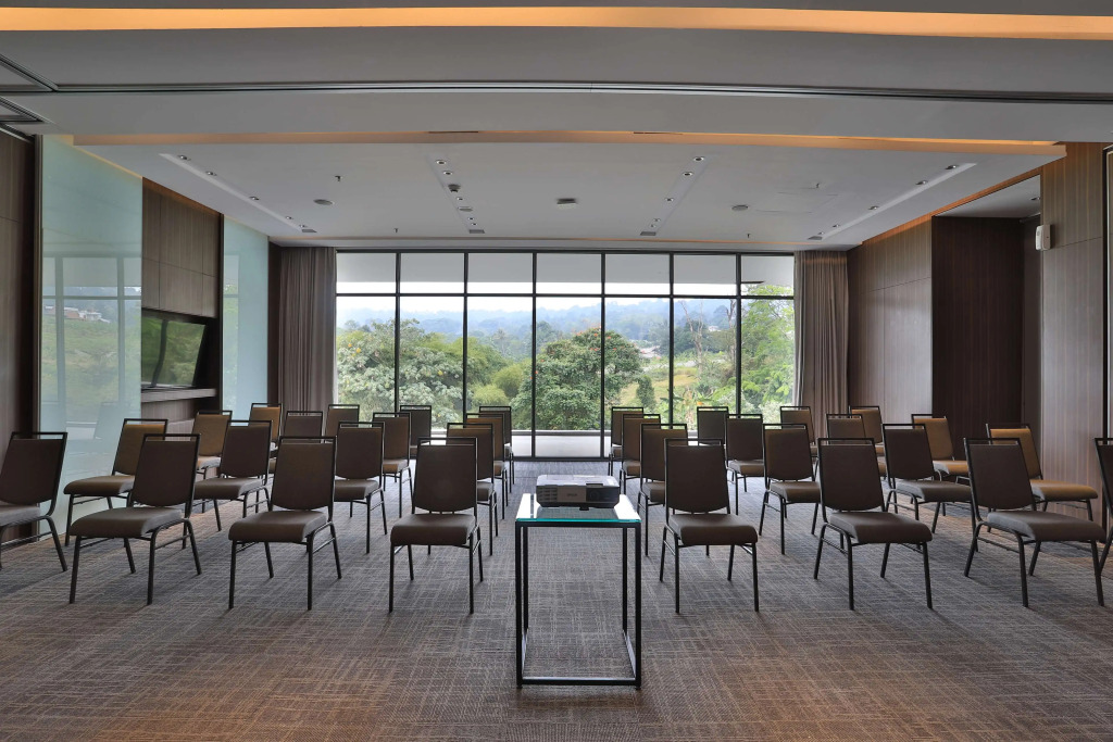 Royal Tulip Gunung Geulis Resort and Golf