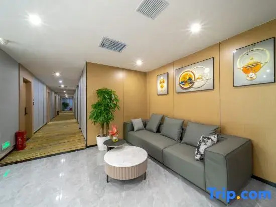 Southern Yishang Light House Hotel
