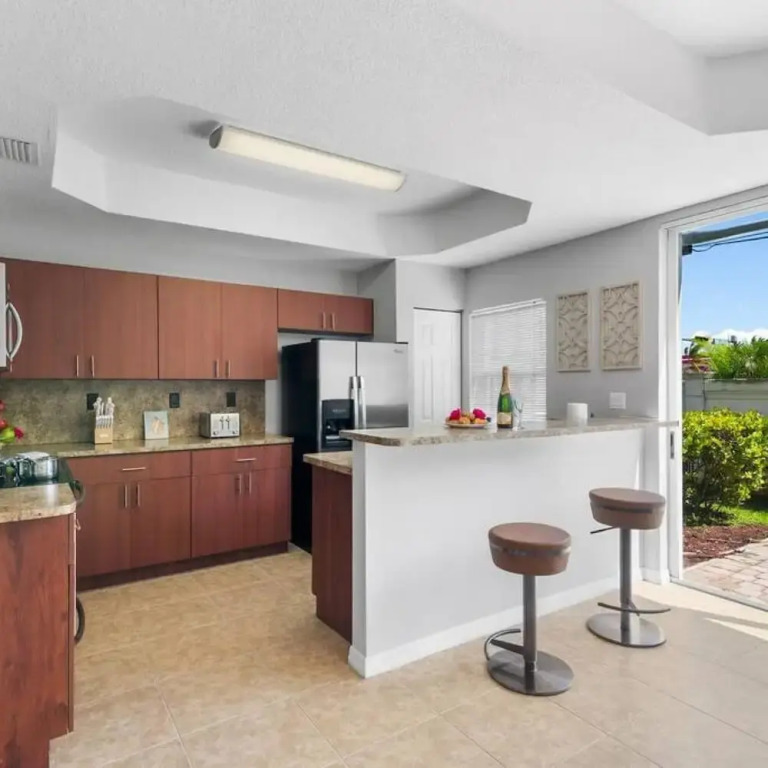 Beautiful Gated Community With Pool Gym Parks Parking