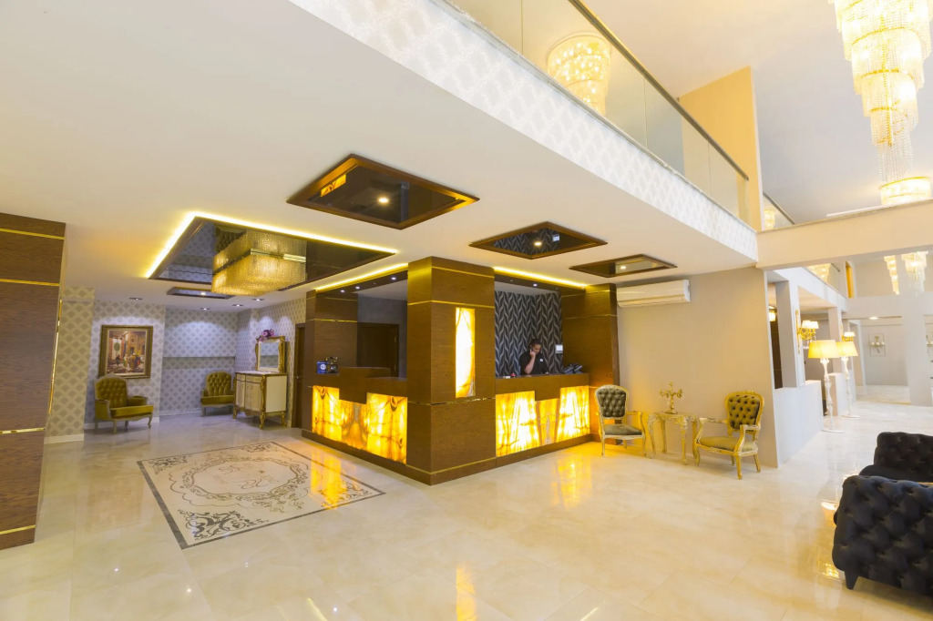 REAL KiNG SUiTE