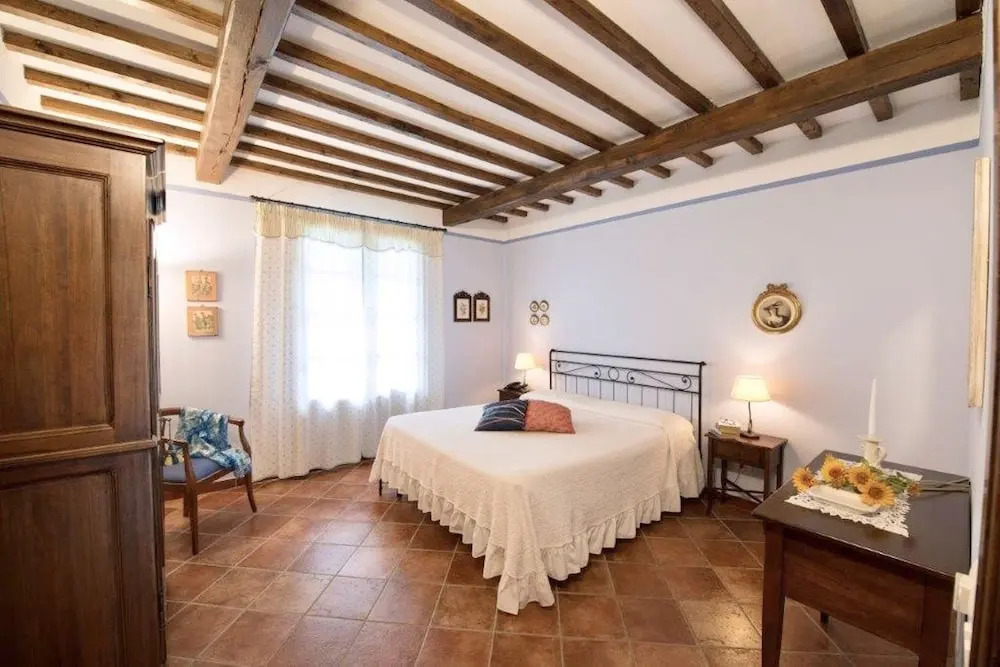 ISA-Holiday-Home with swimming-pool in San Gimignano, apartments with air conditioning and private outdoor area