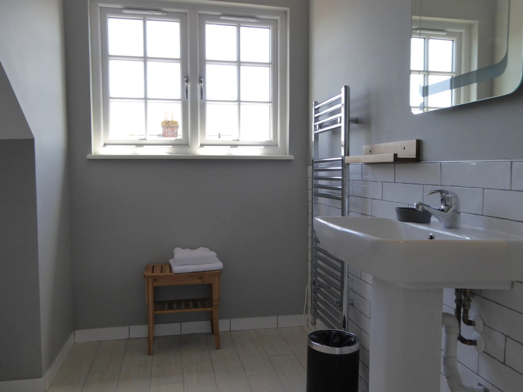 rooms@73