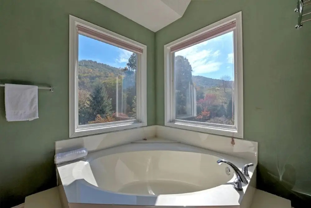 Sunshine Cove - 5 Br Home