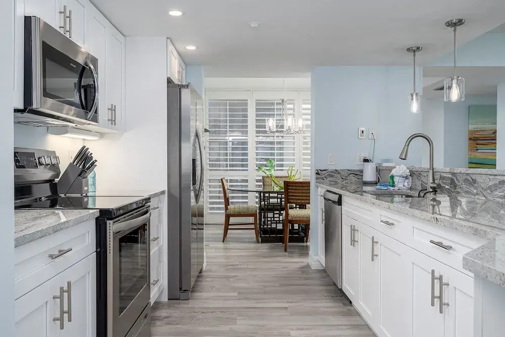 Immaculate Direct Gulf Front 3 Bedroom Condo - Gullwing 505 3 Condo by RedAwning
