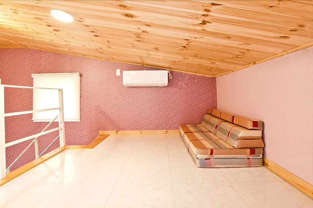 Gapyeong Hwaaksan Acrossvalley Pension