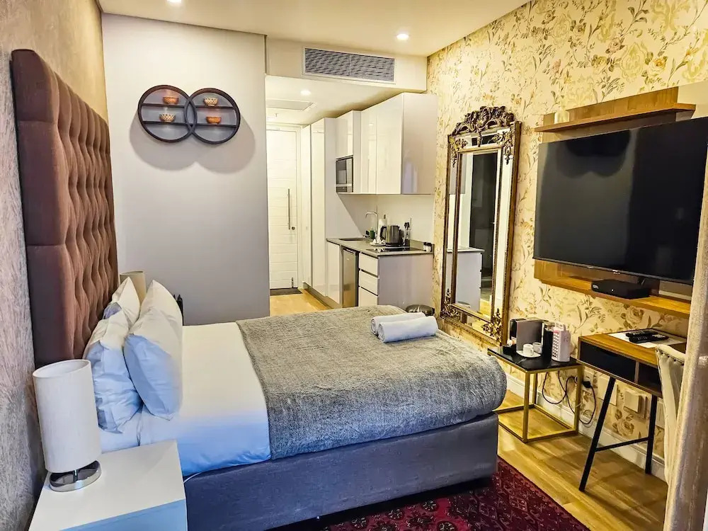 Illovo Central Apartments