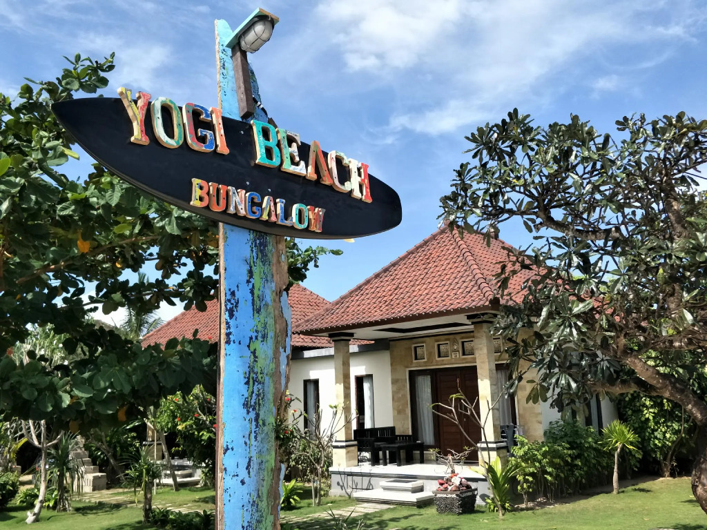 Yogi Beach Bungalow & Restaurant Lembongan