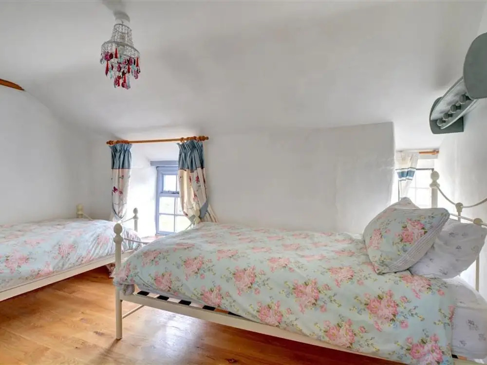 Authentic Holiday Home in Penrose near Beach