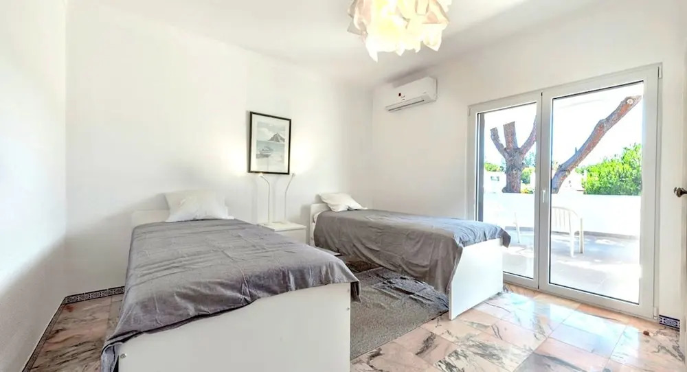 Old Village Area, Your Perfect Vilamoura Getaway, Private Pool, AC & Wifi