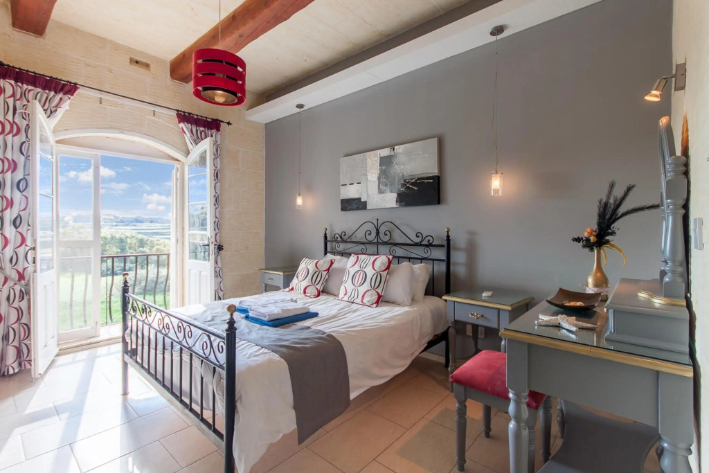 Twilight Gozitan Farmhouse With Pool - Happy Rentals