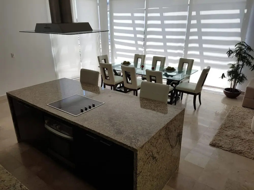 Radiant 2BR PH in private location by Happy Address