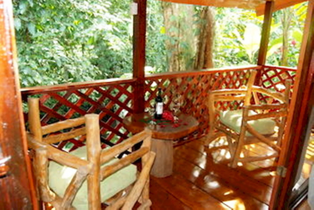 Ara Ambigua Lodge