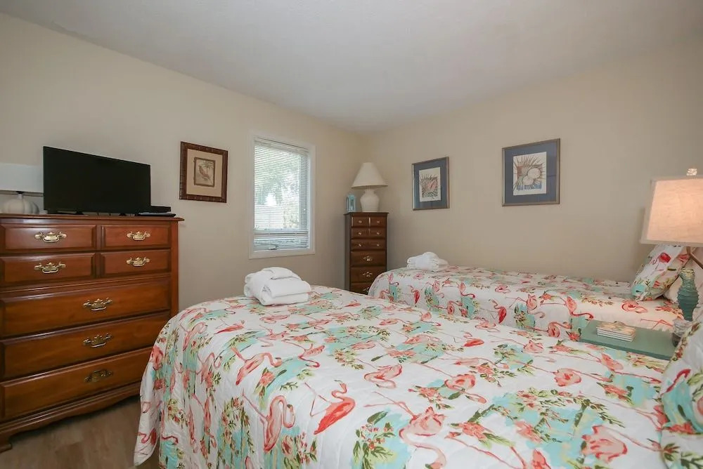 6 Beach Arbor