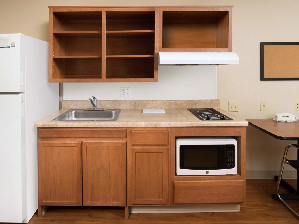 Extended Stay America Select Suites - Cleveland - Airport